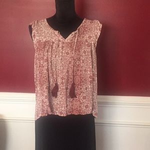 3/$18 🎉 Burgundy tank top